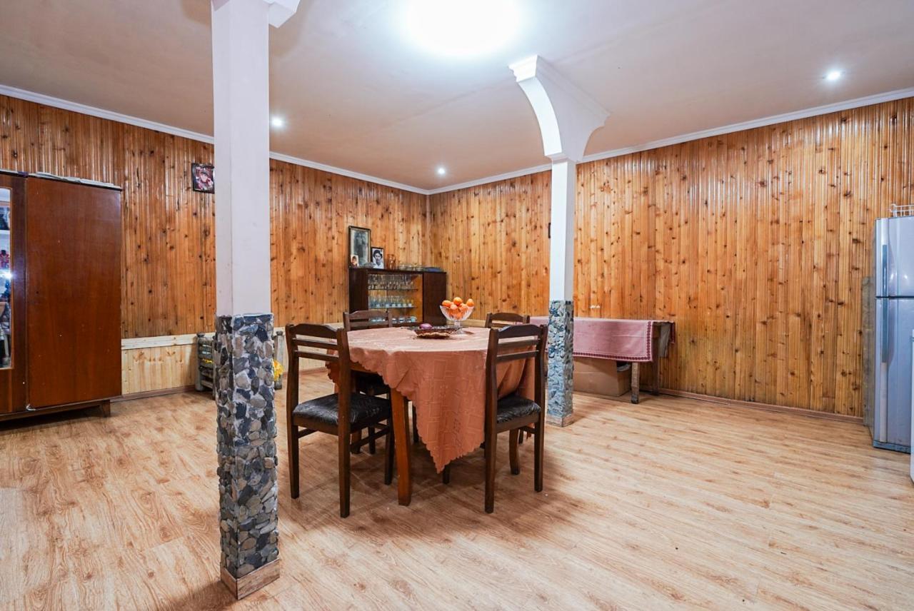 Bori'S Guesthouse Usguli Kültér fotó